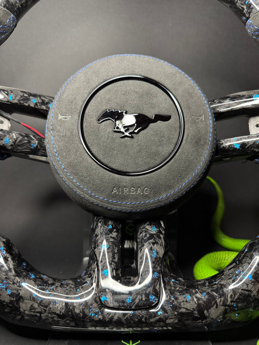 Ford Mustang Sportlenkrad Forged Carbon Farbsplitter (LED)
