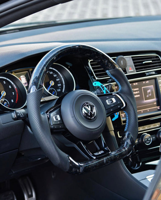 VW Golf 7/7.5 Sportlenkrad Forged Carbon Farbsplitter