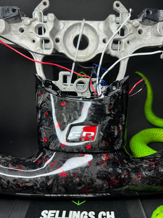 Toyota Yaris GR Sportlenkrad Forged Carbon Farbsplitter (LED)