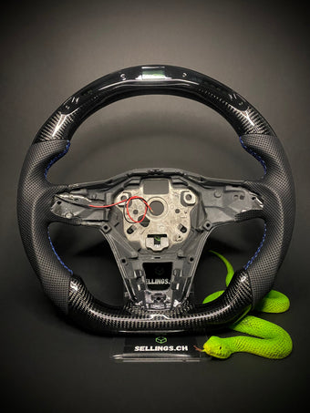 compare product VW Golf 8 Sportlenkrad Carbon (LED)