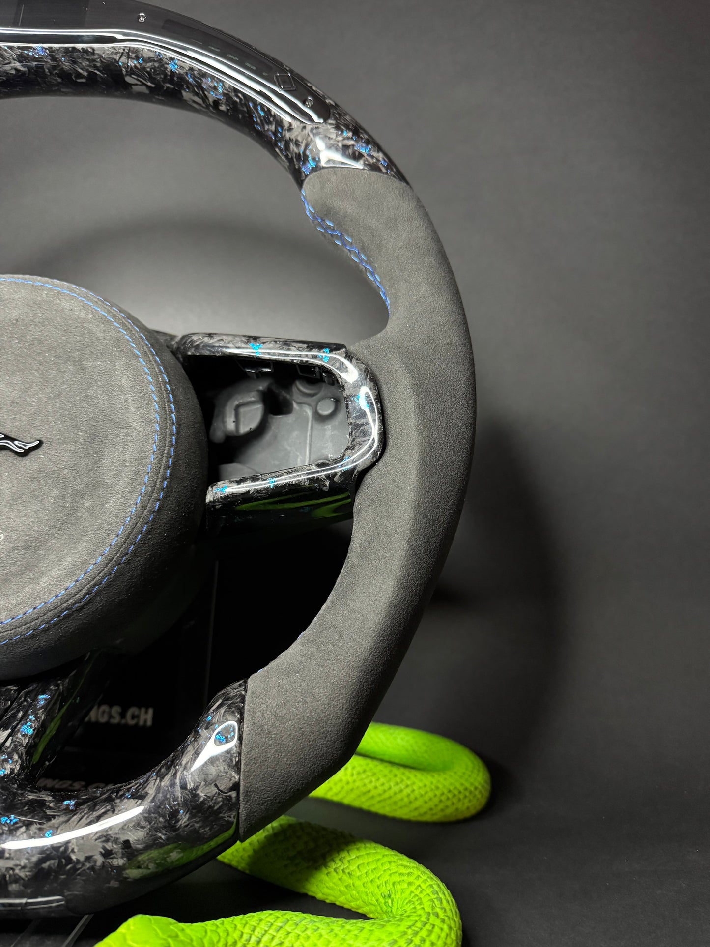 Jaguar Sportlenkrad Forged Carbon Farbsplitter (LED)