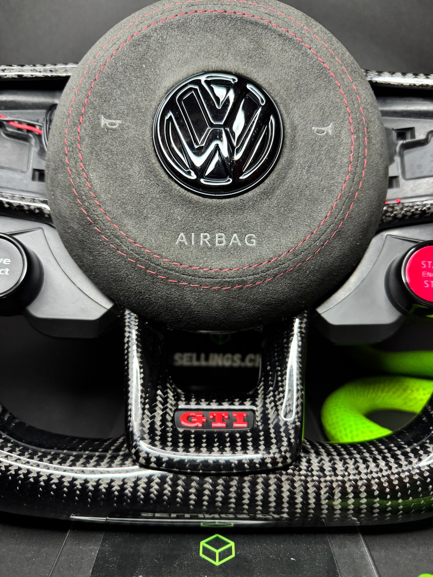 VW Golf 7/7.5 Sportlenkrad Carbon R8 (LED)