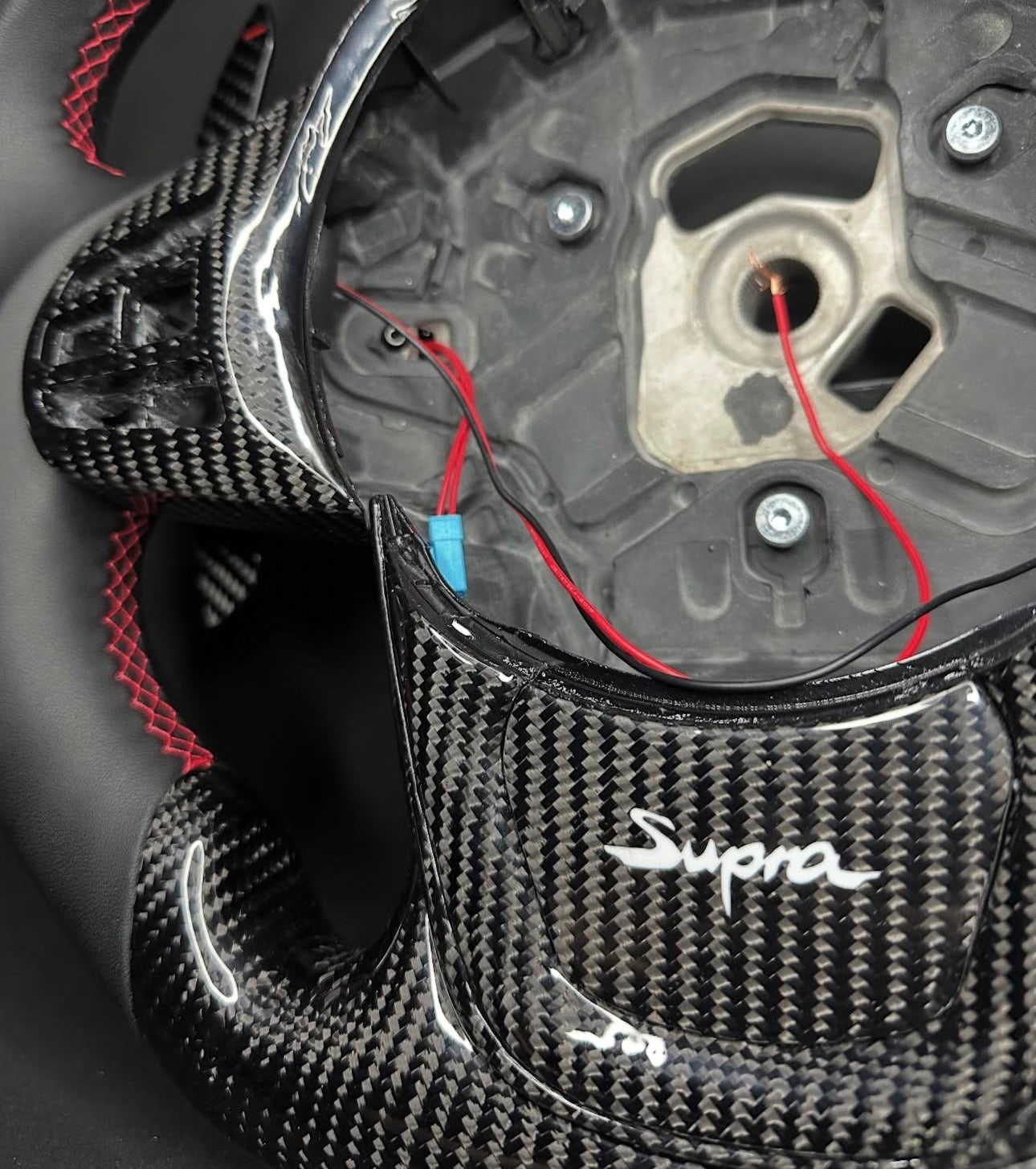 Toyota Supra Sportlenkrad Carbon (LED)