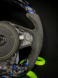 Toyota Supra Sportlenkrad Forged Carbon Farbsplitter (LED)