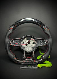 VW Golf 7/7.5 Sportlenkrad Forged Carbon Farbsplitter (LED)