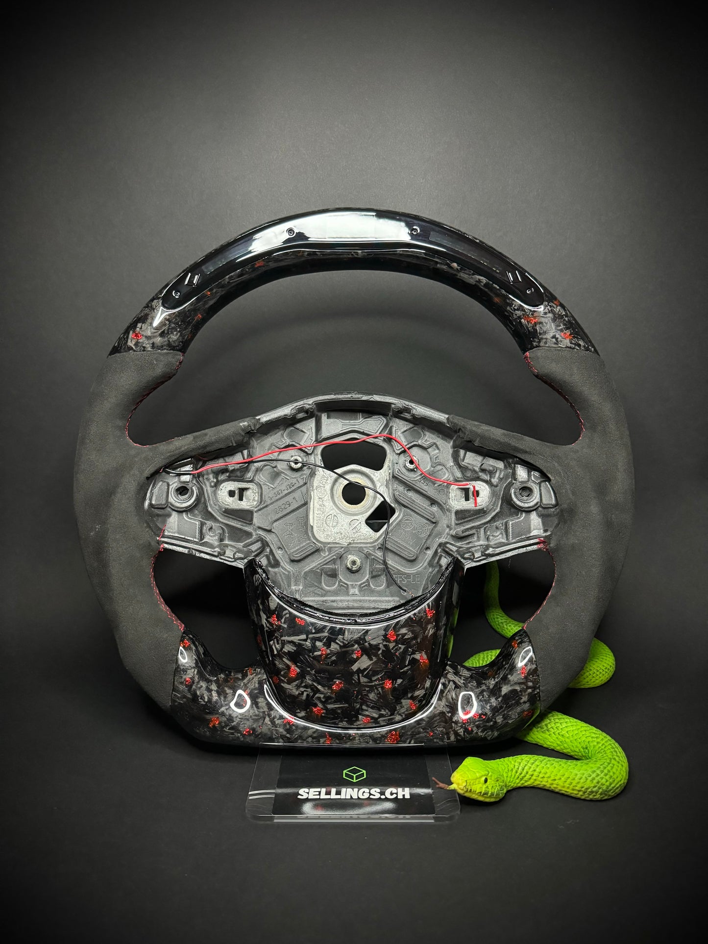 Toyota Supra Sportlenkrad Forged Carbon Farbsplitter (LED)