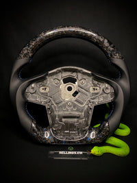 Toyota Supra Sportlenkrad Forged Carbon Farbsplitter