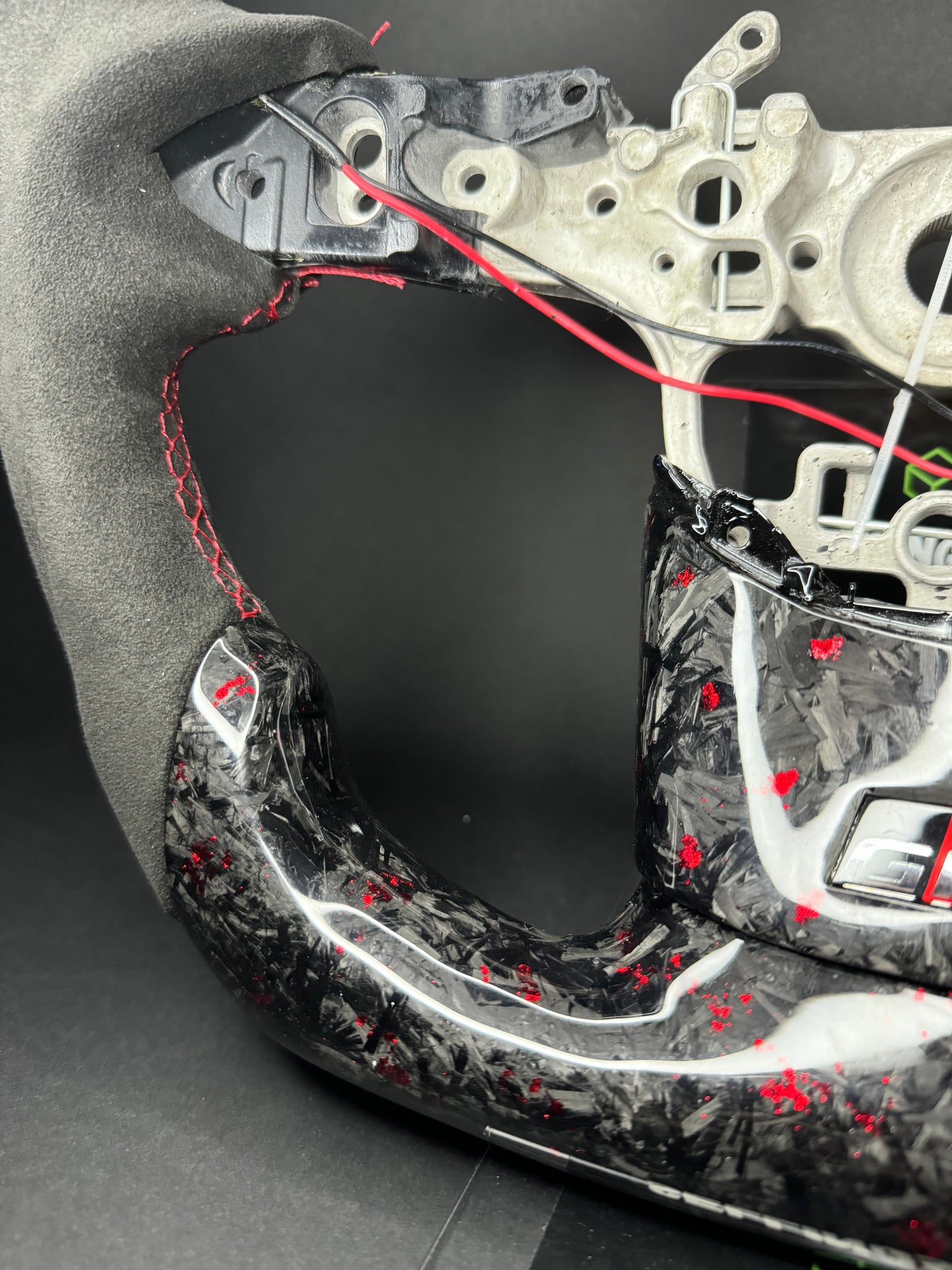 Toyota Yaris GR Sportlenkrad Forged Carbon Farbsplitter (LED)